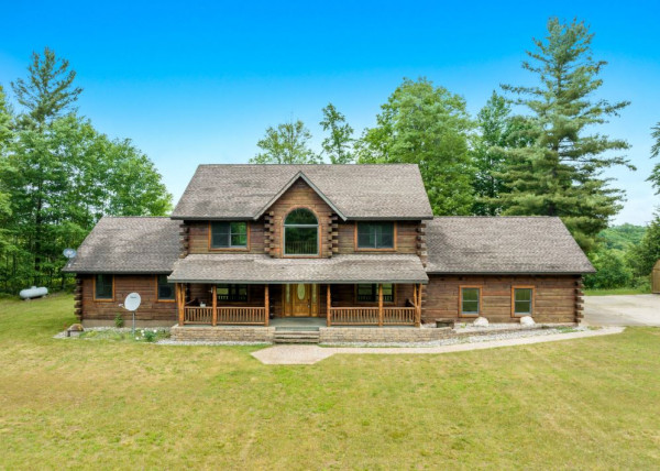 Manistee Log Home