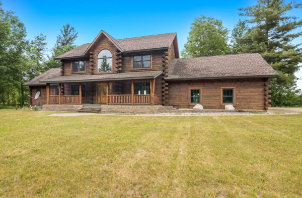 Manistee Log Home